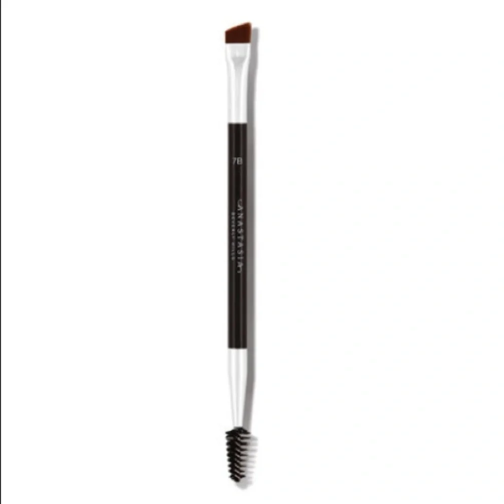 Anastasia Beverly Hills Dipbrow Pomade in Medium Brown & Dual-ended Angled Brush - Picture 3 of 6